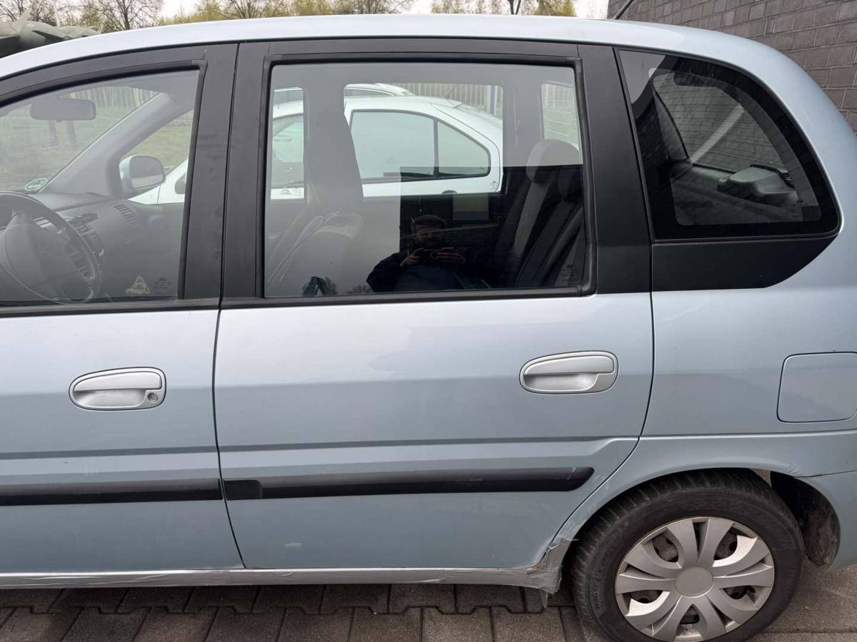 Hyundai Matrix original T&uuml;r hinten links VS Celadon Blue Rohbau Bj.2009